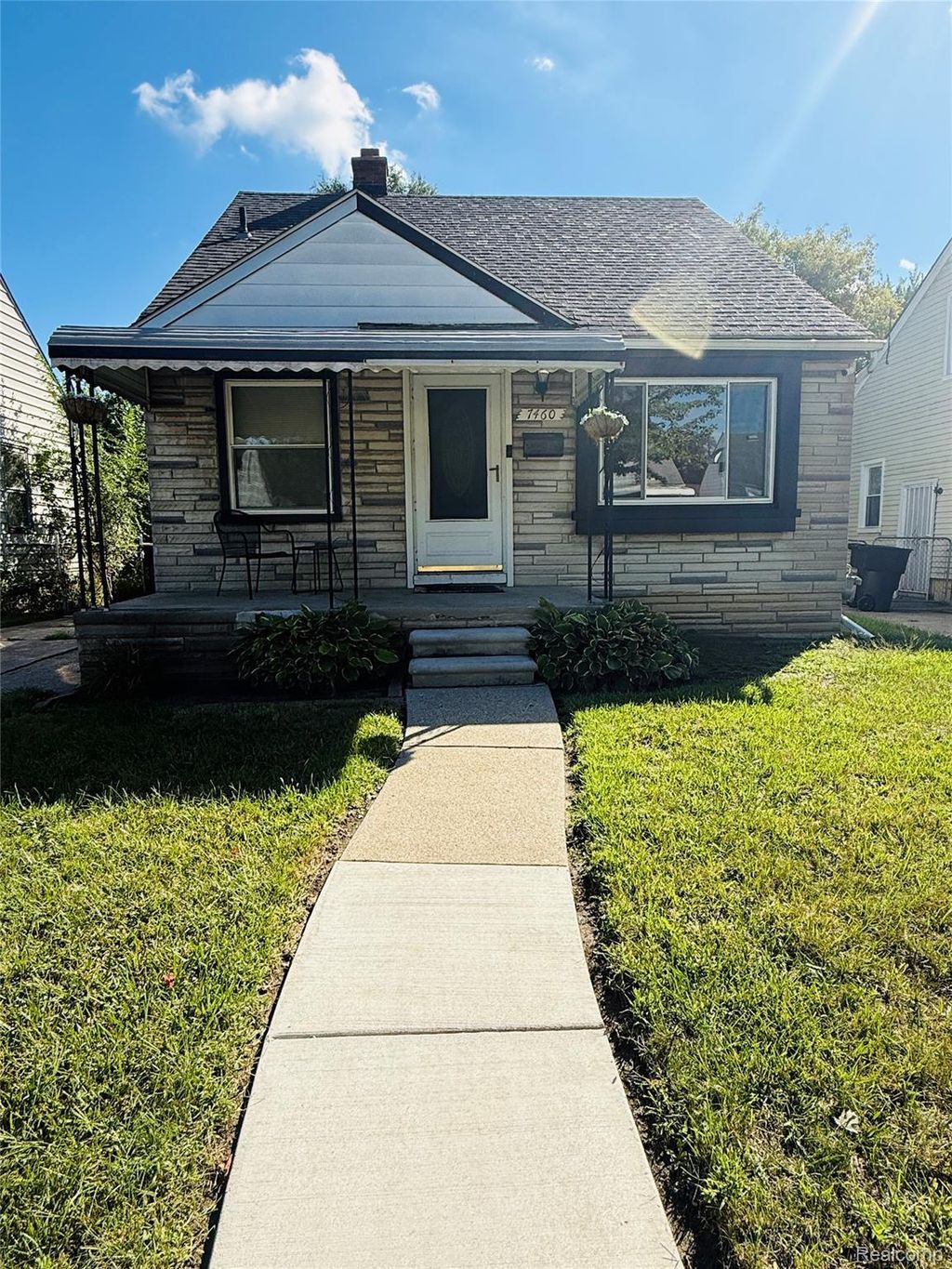 7460 Dacosta, Redford
