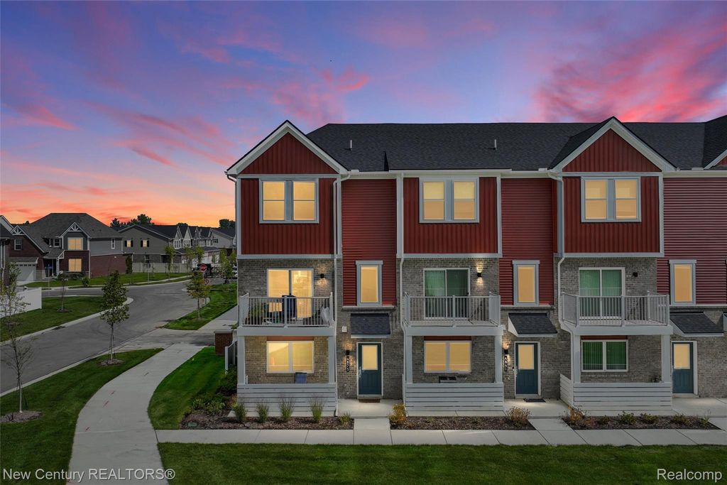 4875 Parkside Lane, Troy city