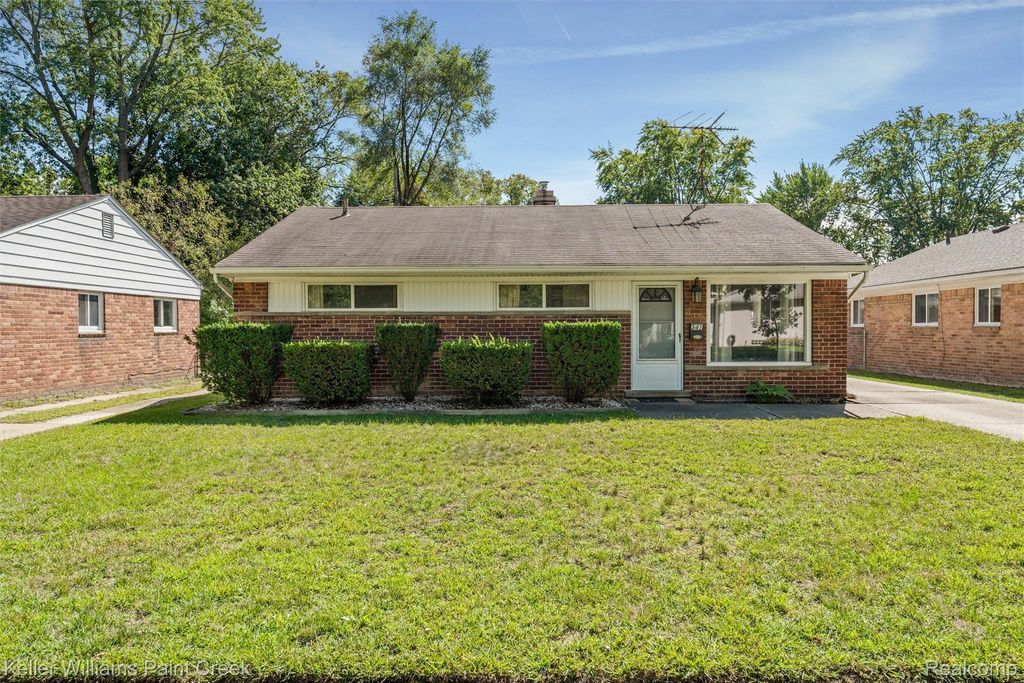 341 W Farnum Avenue, Madison Heights