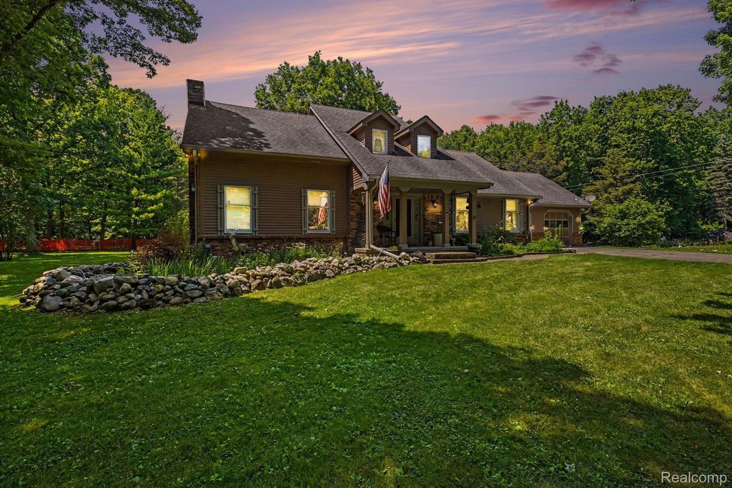 3284 Pratt Road, Metamora