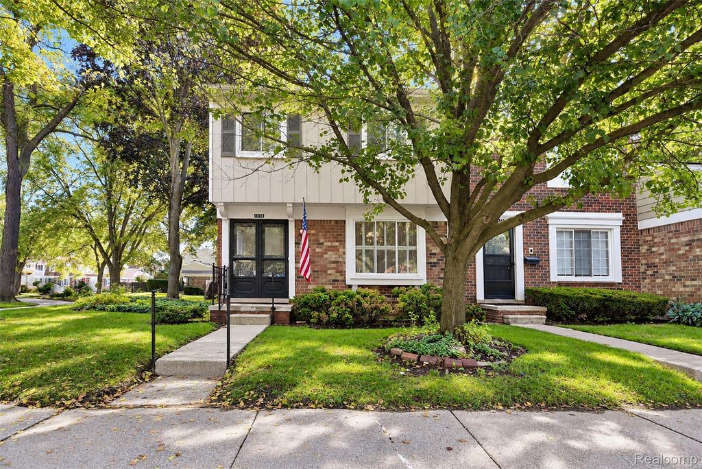 1938 Torquay Avenue, Royal Oak