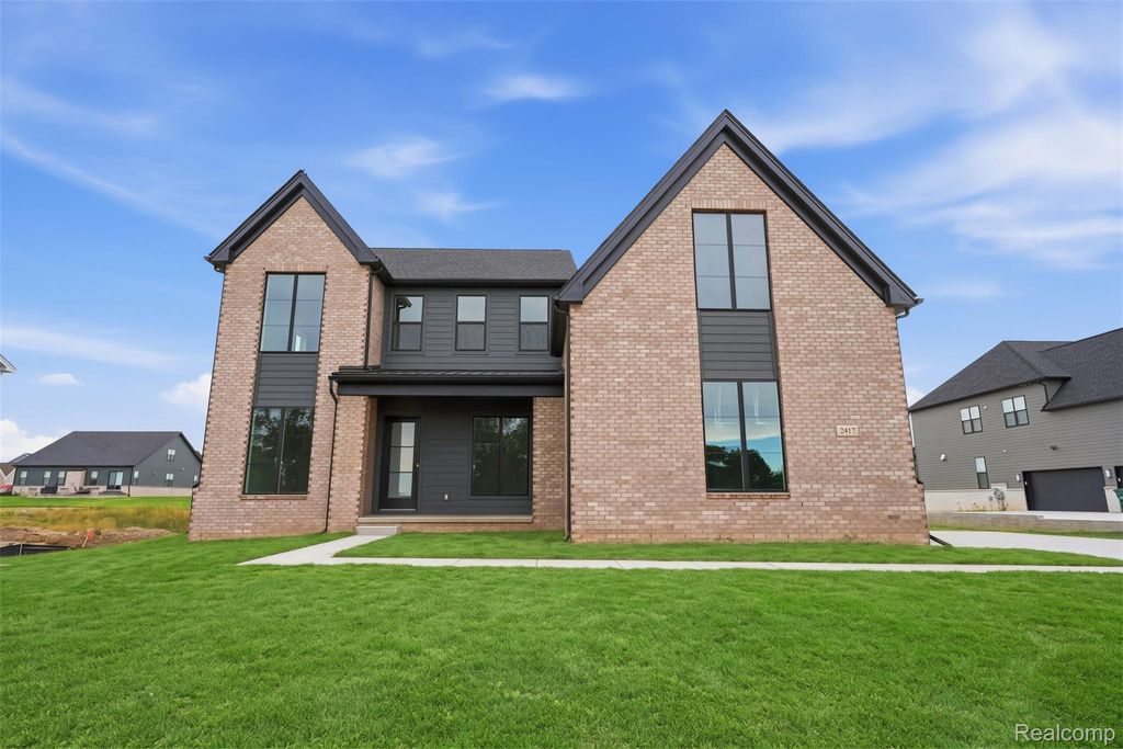 2417 Provencal Drive, Commerce Twp