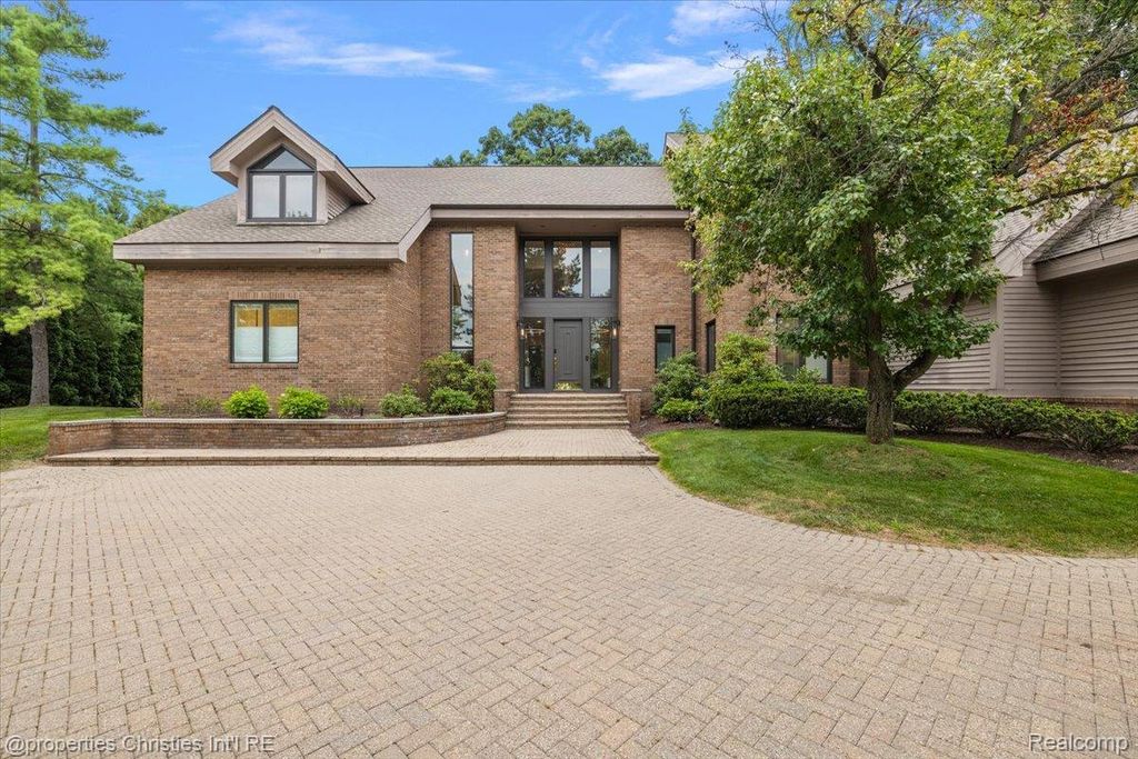 4740 W Wickford, Bloomfield charter township
