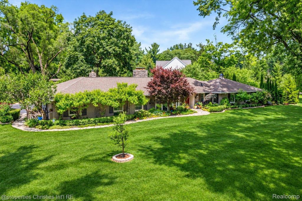 32765 Eastlady Drive, Beverly Hills