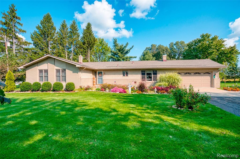 7990 Colleen Drive, Fowlerville