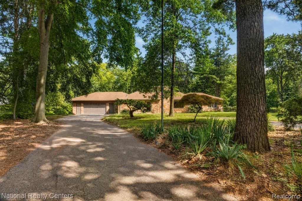 24644 Edgemont Drive, Southfield