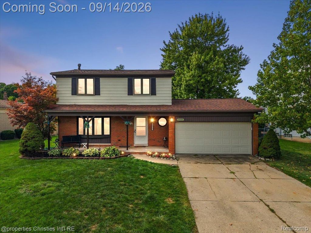 2118 S Cavalier Drive, Canton