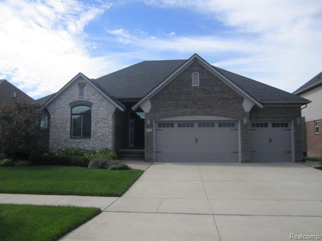 49389 Monarch Drive, Macomb
