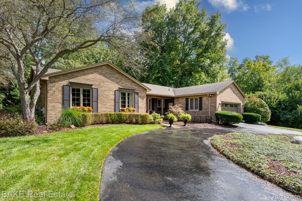 9200 Colony Farm Drive, Plymouth