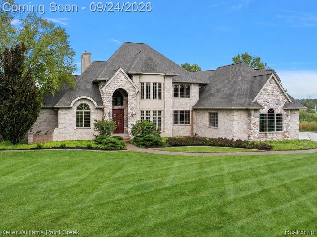 175 Victorian Hills Drive, Okemos