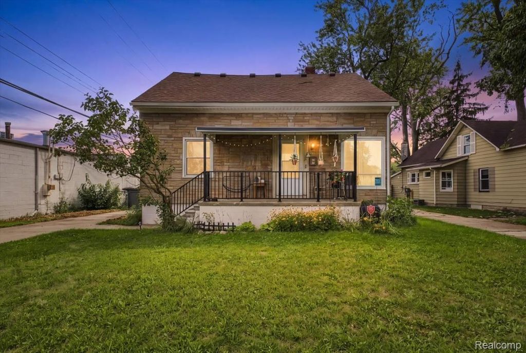 31 W Granet Avenue, Hazel Park