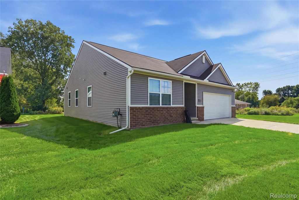 6963 Sweet Water Drive, Ypsilanti