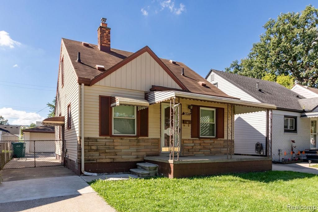 2043 Mill Street, Lincoln Park