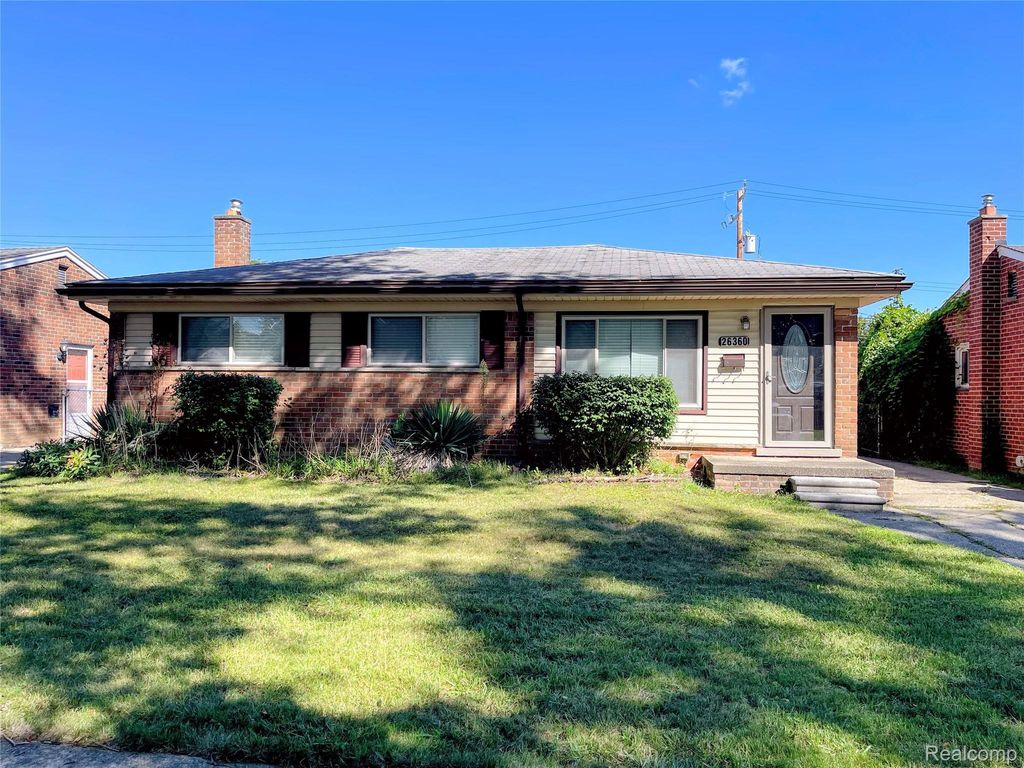 26360 Clarita, Redford charter township