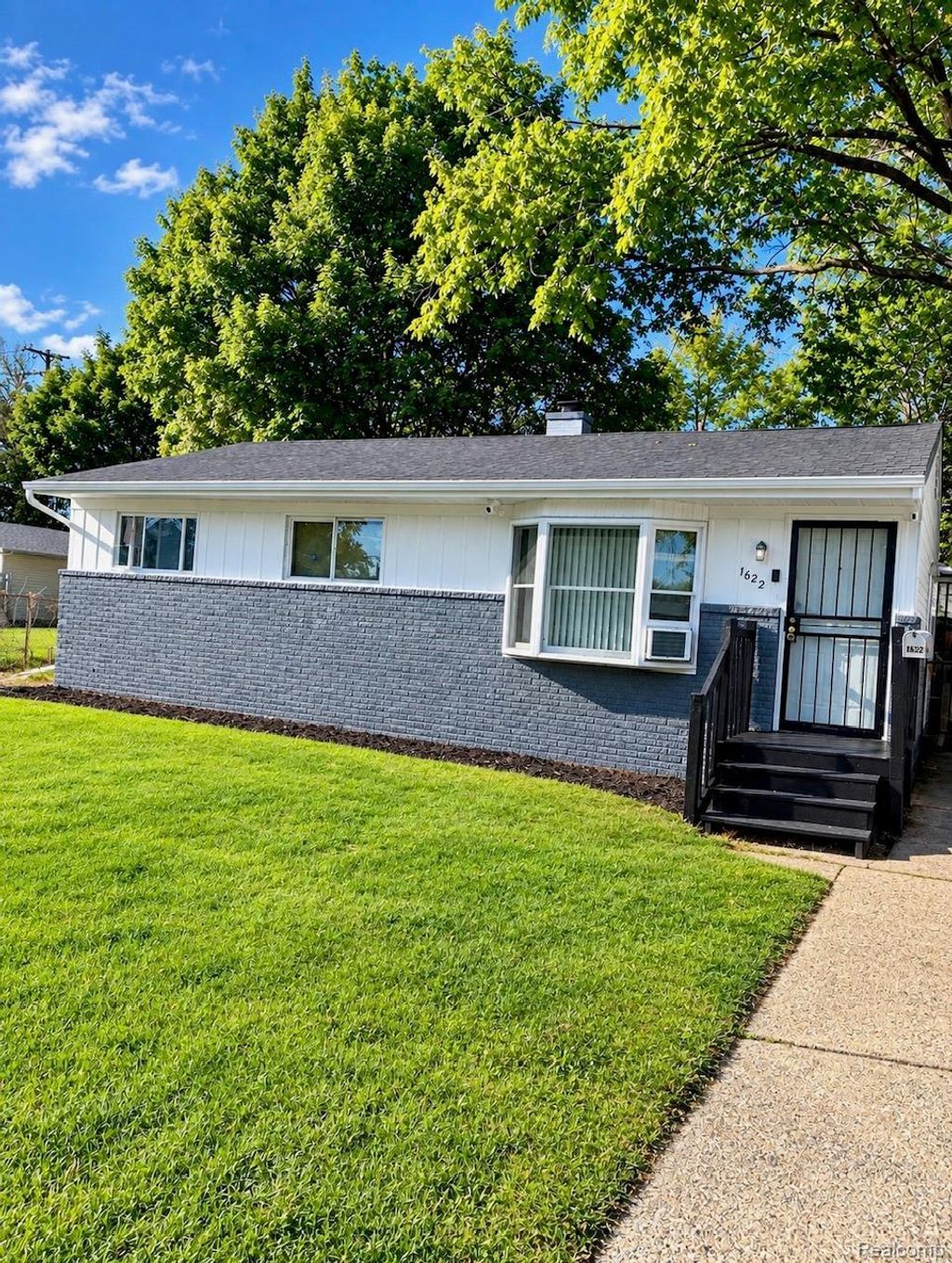 1622 Barbara Drive, Flint