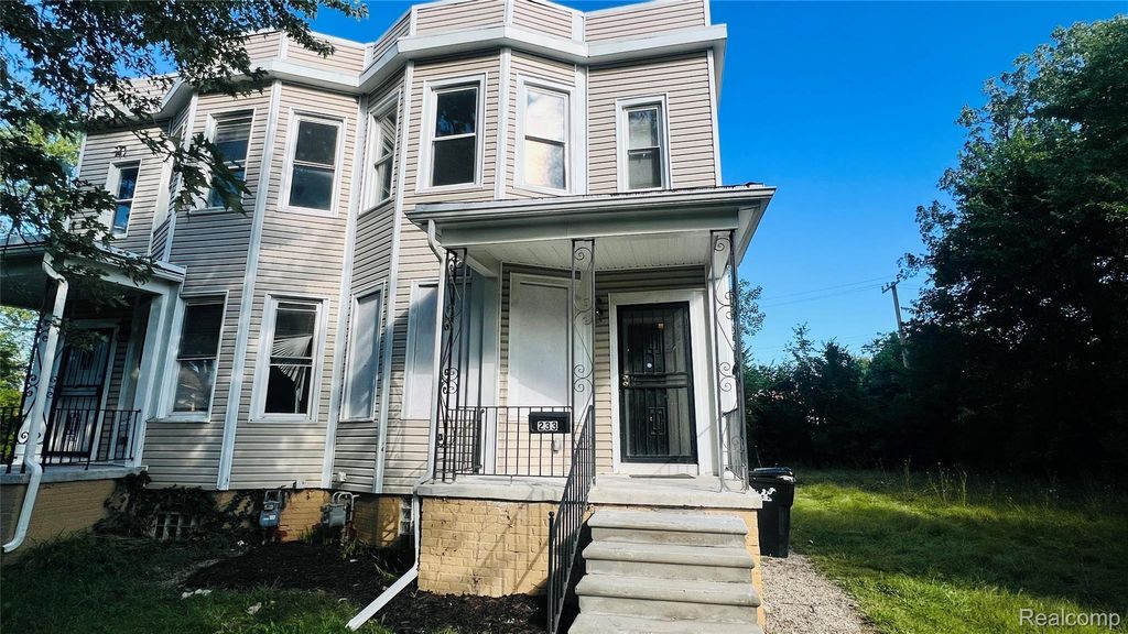 233 Leicester Court, Detroit