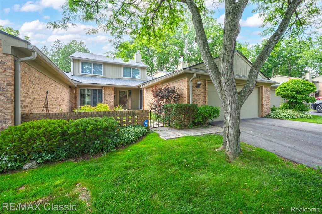 727 Arbor Court, Bloomfield Hills