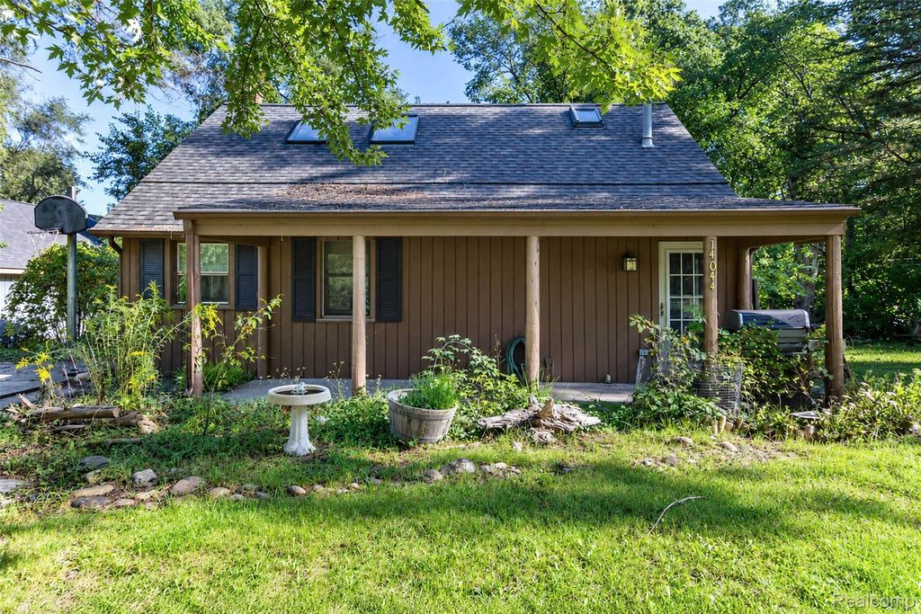14044 Ridgemont Street, Gregory