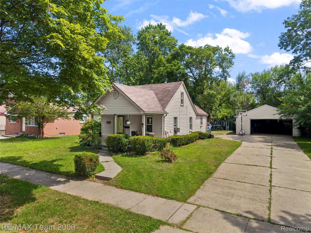 6196 N Gulley Road, Dearborn Heights