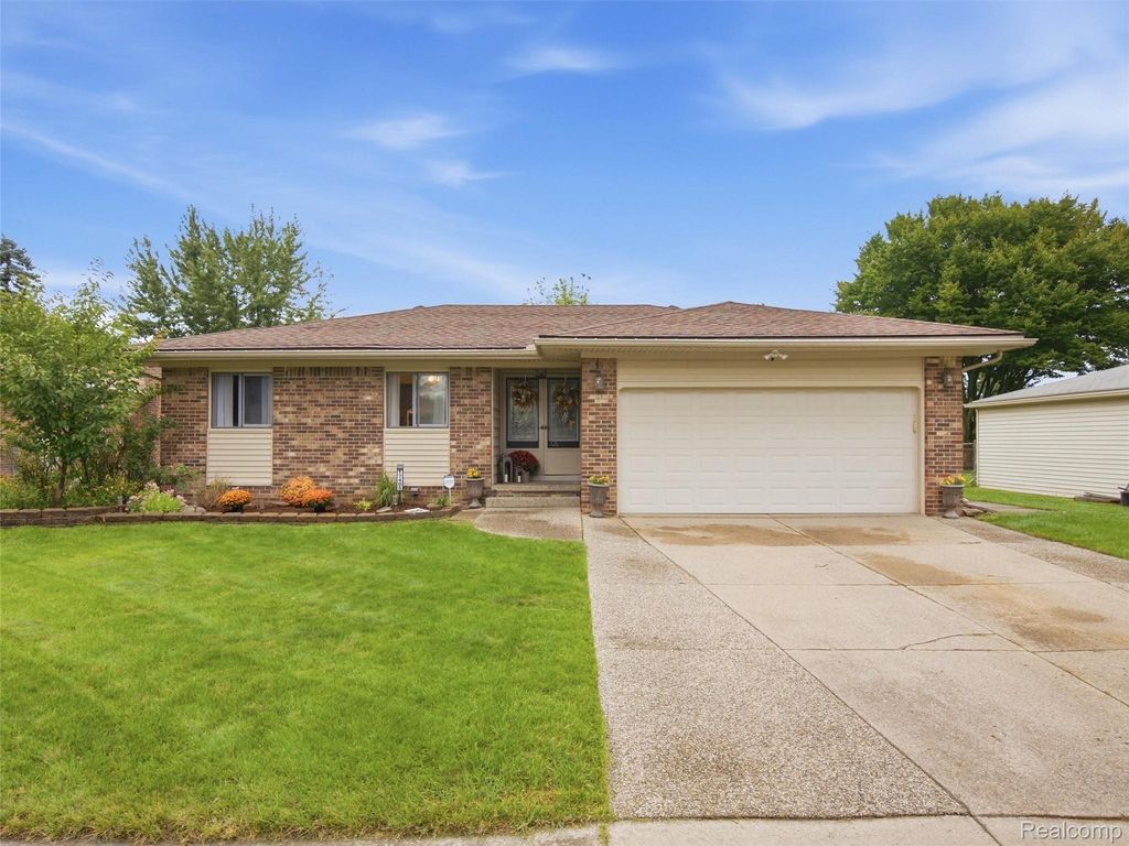 17405 Loranger Street, Clinton Twp