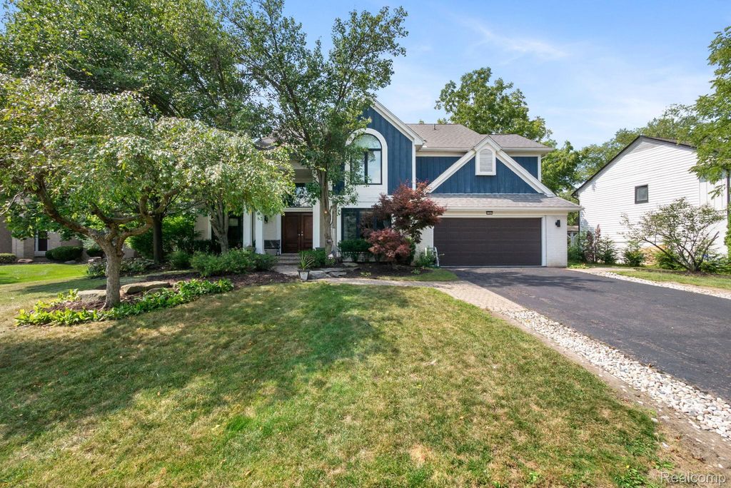 7367 Village Square Drive, West Bloomfield charter township