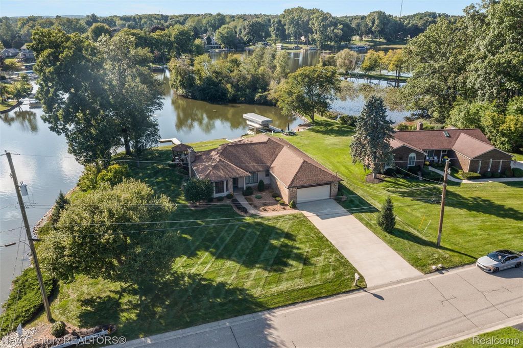 4071 Chevron Drive, Highland