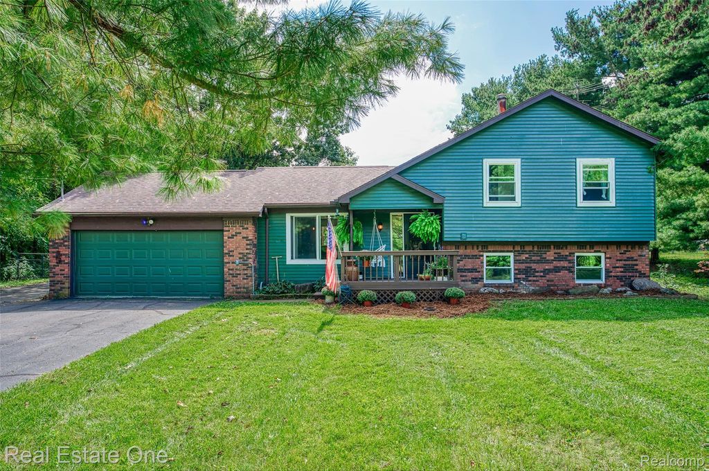 5130 Iosco Road, Webberville