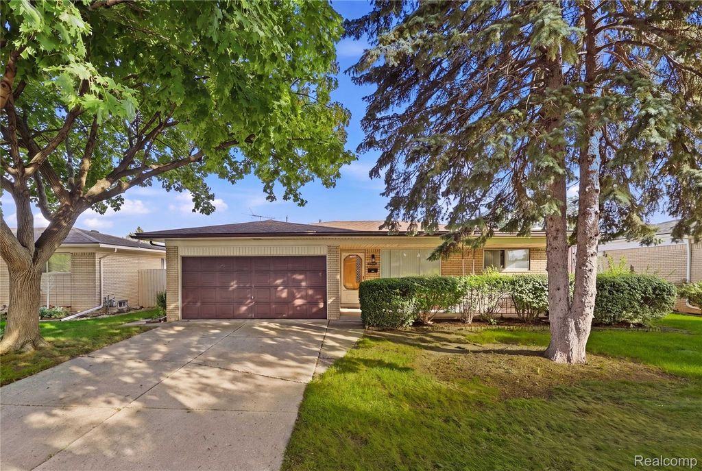 14309 Ivanhoe Drive, Warren