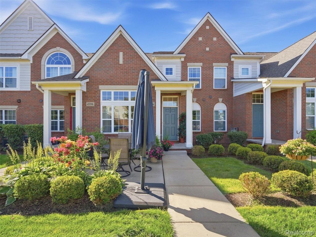 45590 Aragon Lane, Canton
