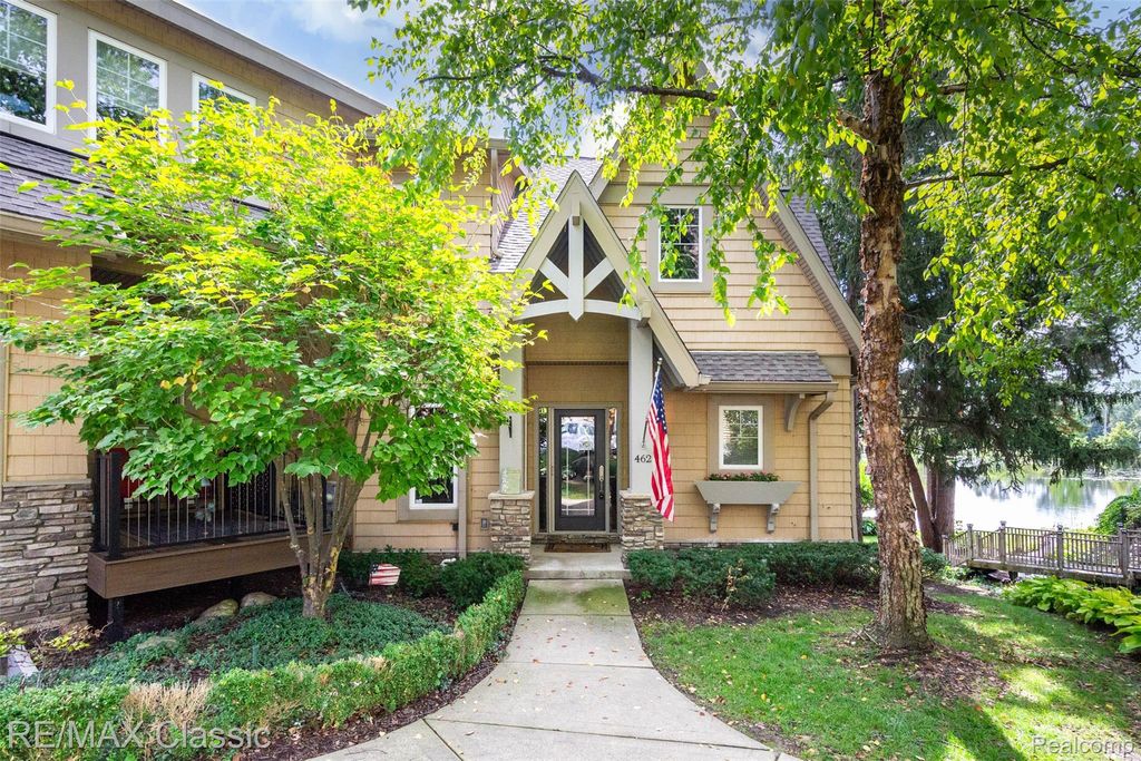 462 Pondview Lane, Milford