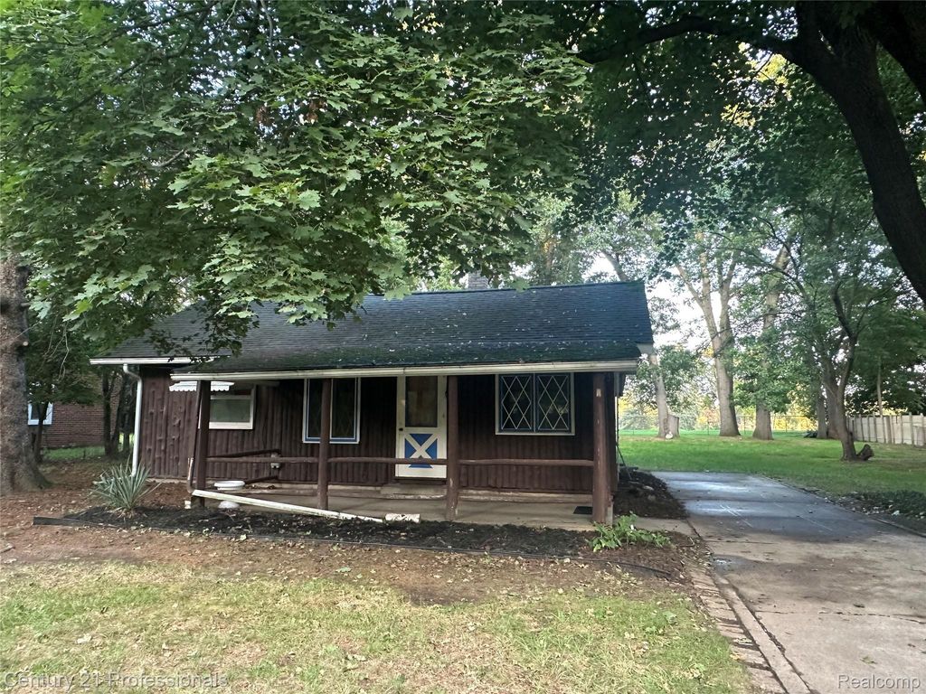 21776 E Fairway Drive S, Southfield