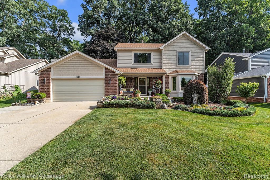 3876 Corran Drive, Wixom