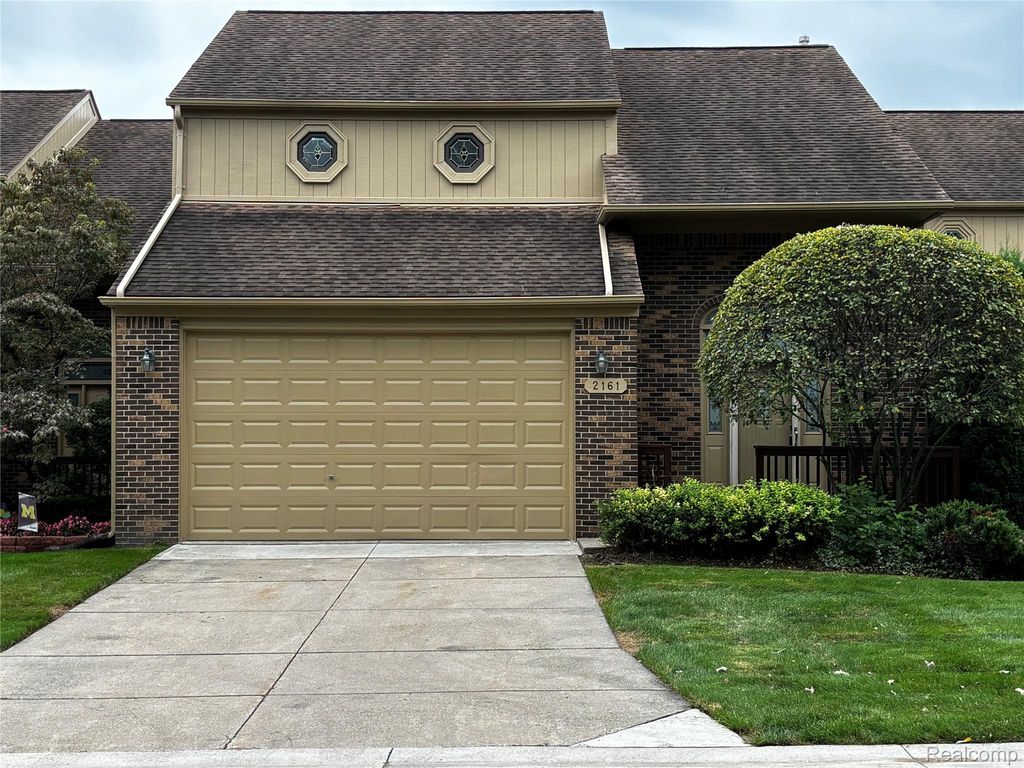 2161 Crystal Drive 8, Rochester Hills
