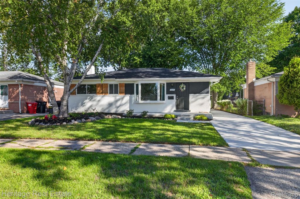16037 Larkspur Street, Roseville