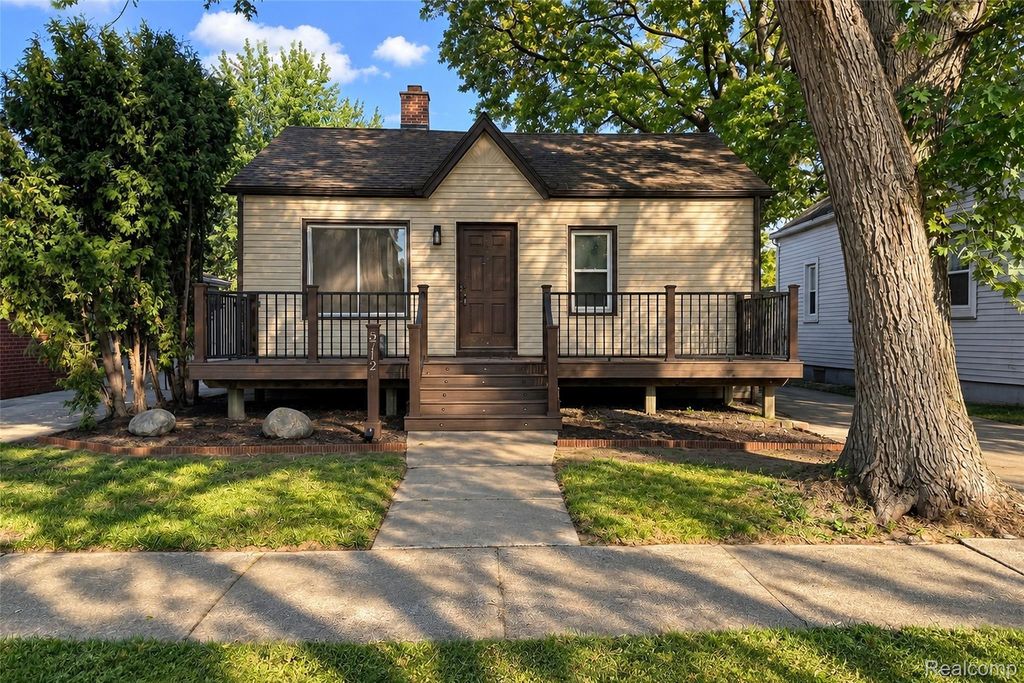 5712 Drexel Street, Dearborn Heights