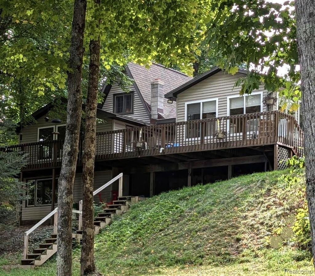 6906 Magpie Lane, Republic