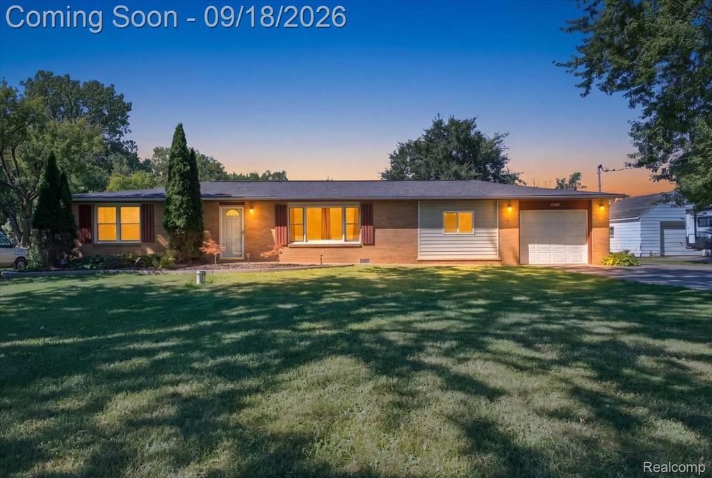 11184 N Fenton Road, Fenton charter township