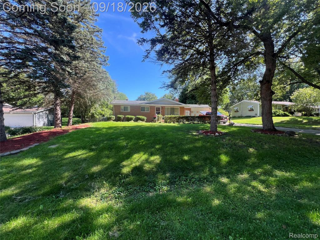 1490 Autumn Drive, Flint