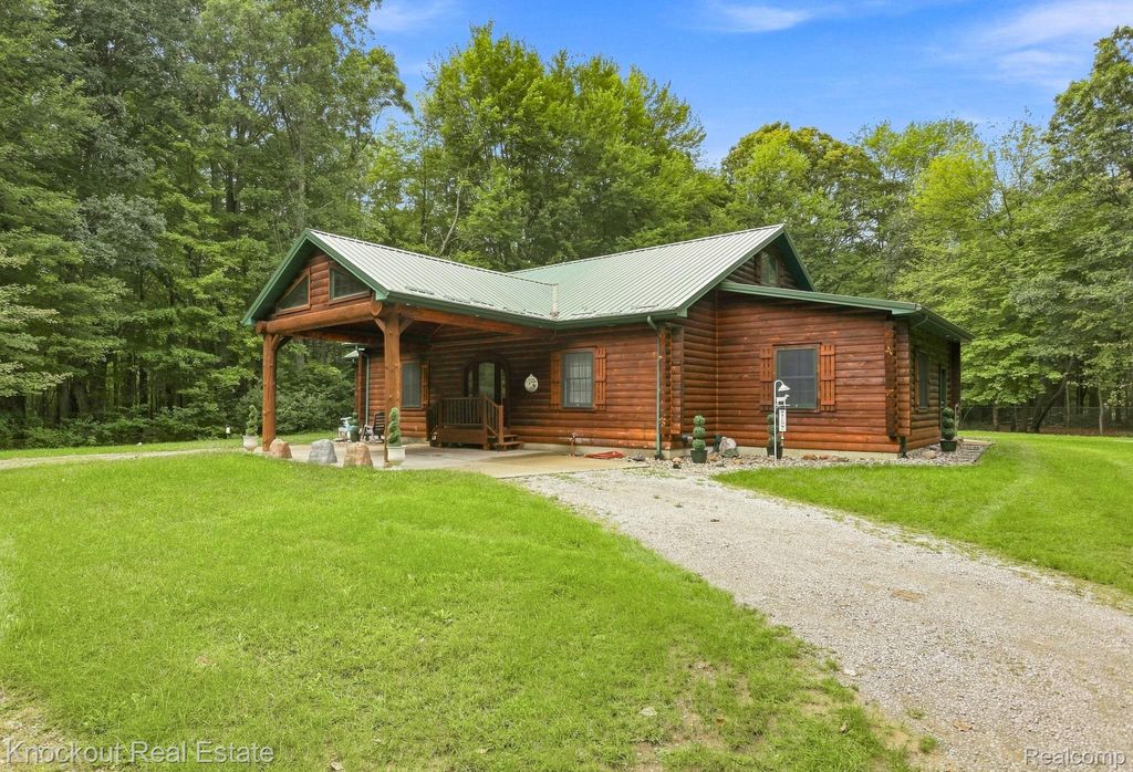 8222 Moorish Road, Birch Run