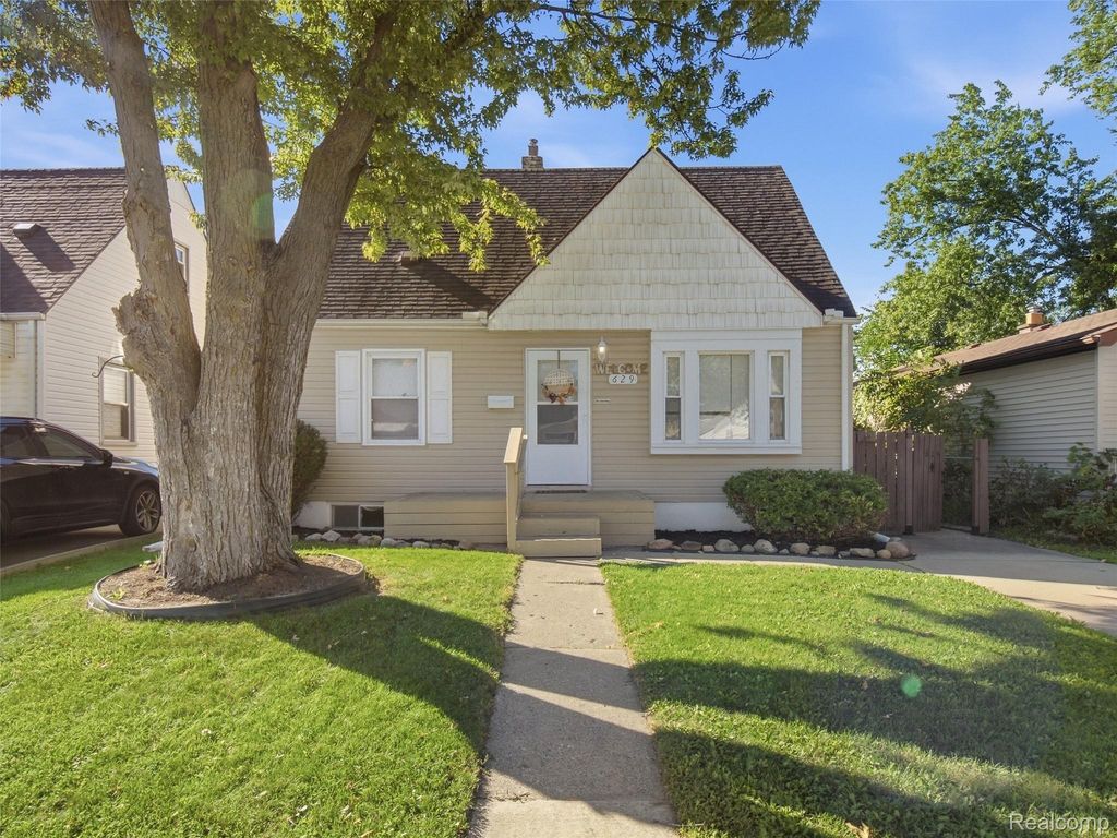 629 W Kalama Avenue, Madison Heights