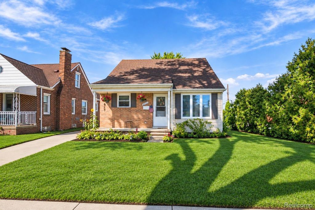 2221 N Highland Street, Dearborn