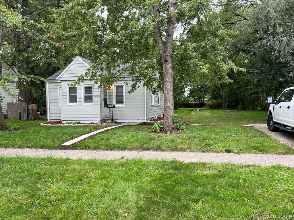 21371 Doepfer Road, Warren