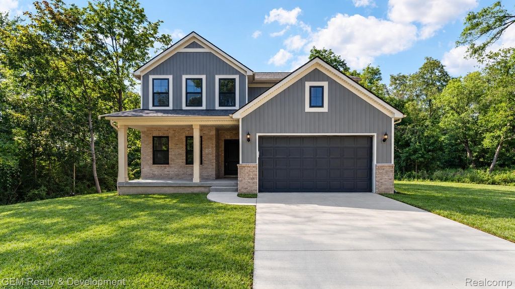 132 River Drive, Milford
