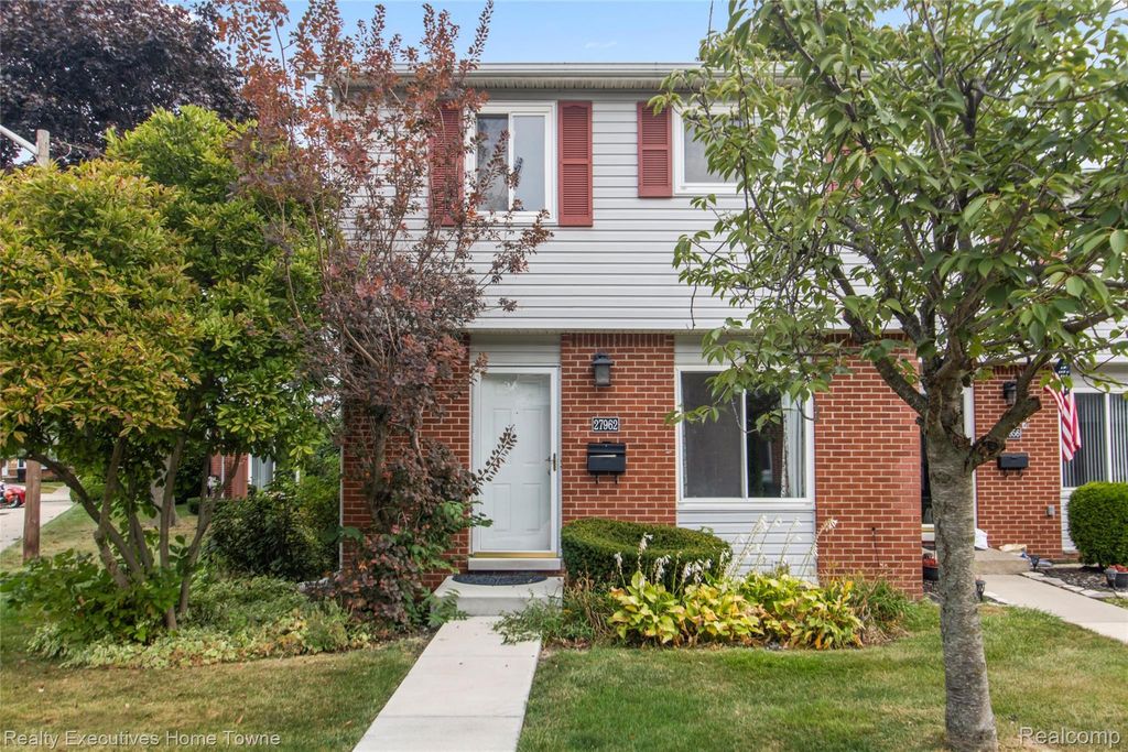 27962 Eastwick Square, Roseville