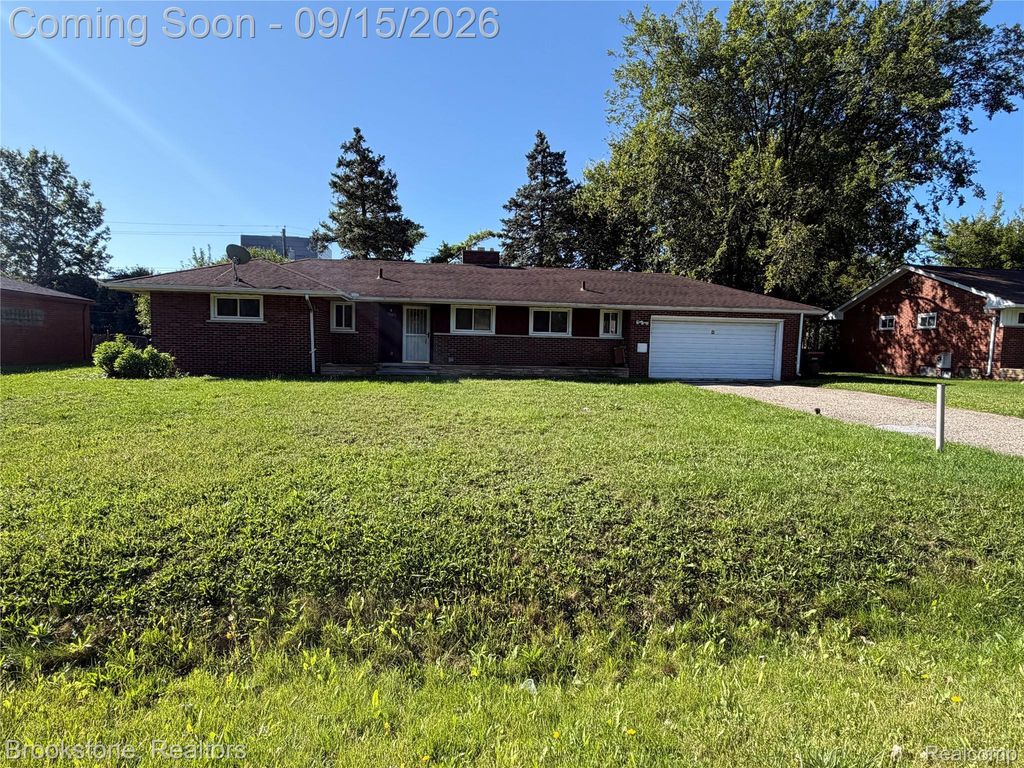 17889 Bonstelle Avenue, Southfield
