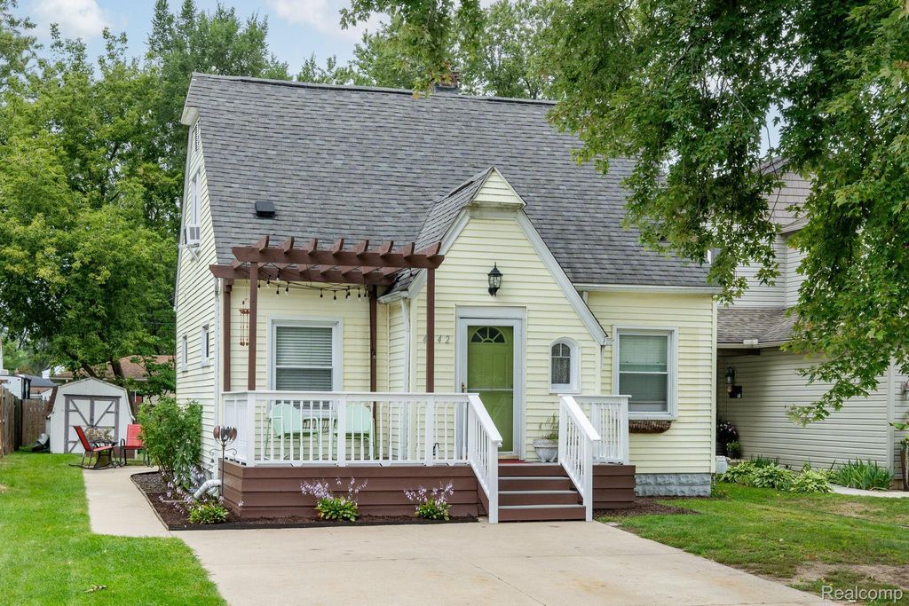 4042 Louella Drive, Waterford charter township