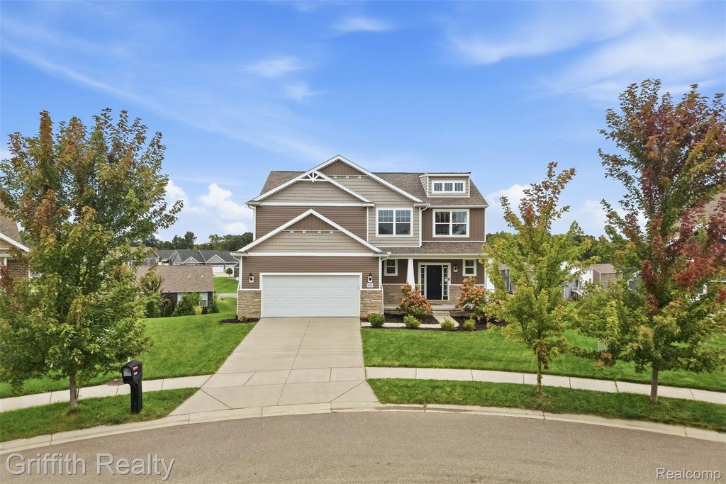 1495 Douglas Fir Court, Oceola township