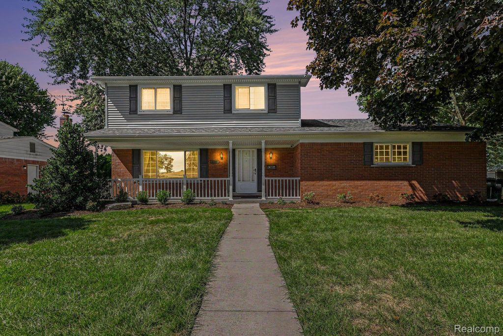 33887 Ashton Drive, Sterling Heights