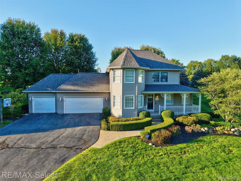 4224 W Four Lakes Avenue, Fenton charter township