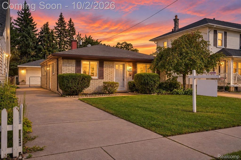 5970 N Silvery Lane, Dearborn Heights